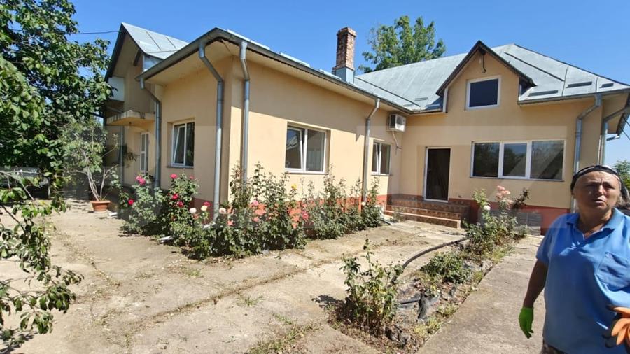 Casă cu 5 camere cu Teren 2200 Mp în Dobra