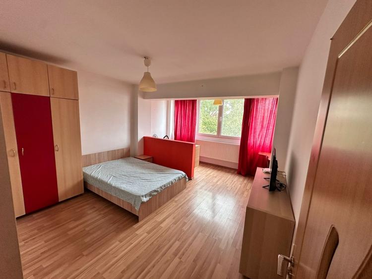 Apartament cu 2 camere decomandat în Titan