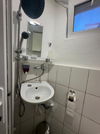 Apartament cu 2 camere semidecomandat în Gara de Nord