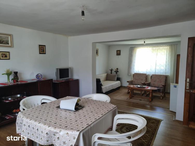 Casă cu 2 camere cu Teren 612 Mp în Moroeni