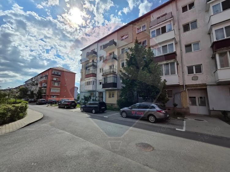 Apartament cu 2 camere decomandat în Vitrometan