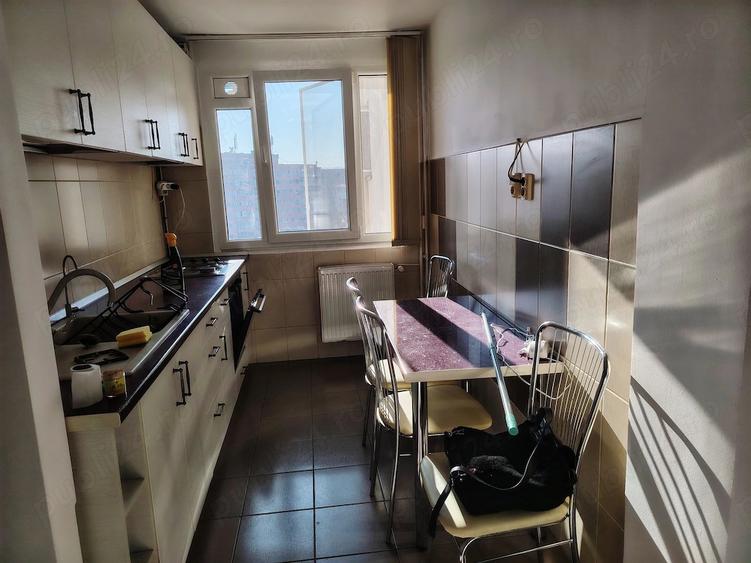 Apartament cu 3 camere semidecomandat în Liviu Rebreanu