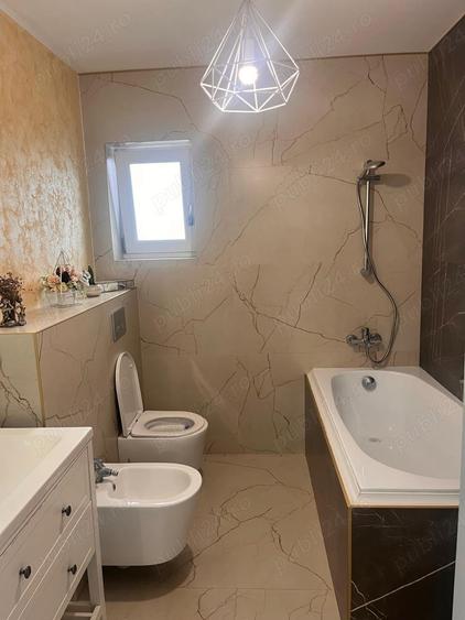 Casă cu 5 camere cu Teren 510 Mp în Central