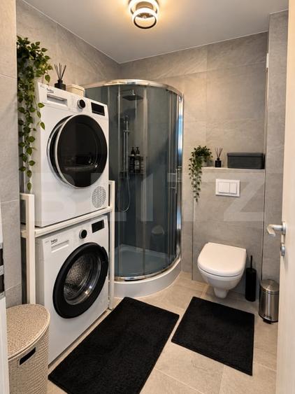 Apartament cu 3 camere decomandat, mobilat în Calea Moldovei