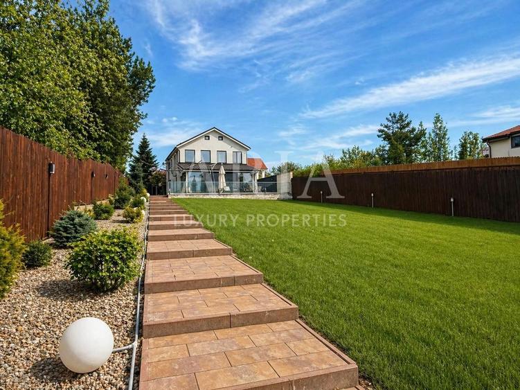 Casă individuală cu 5 camere cu Piscina în Ciofliceni