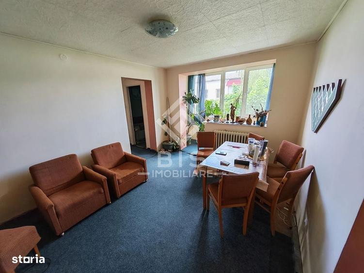 Apartament cu 3 camere semidecomandat în Decebal