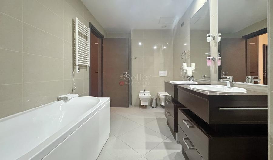 Apartament cu 4 camere decomandat, mobilat în Poiana Brașov