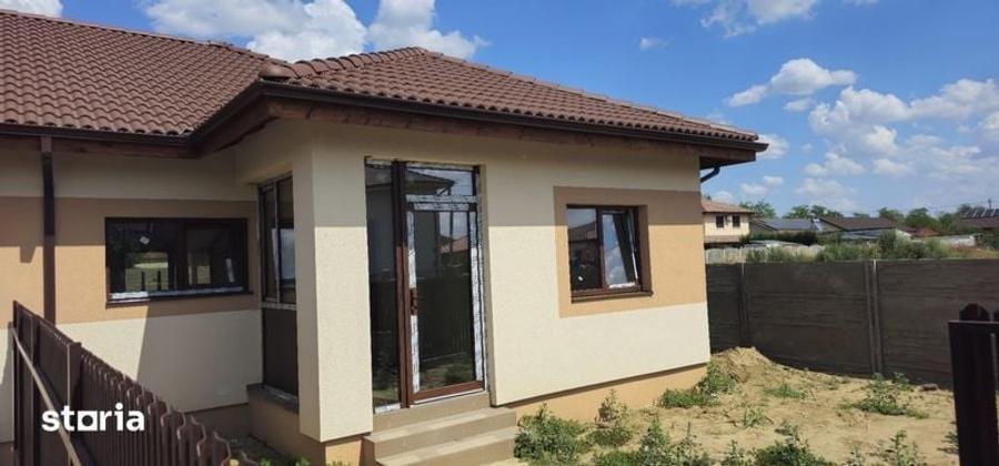 Casă cu 3 camere cu Teren 70 Mp în Moșnița Nouă