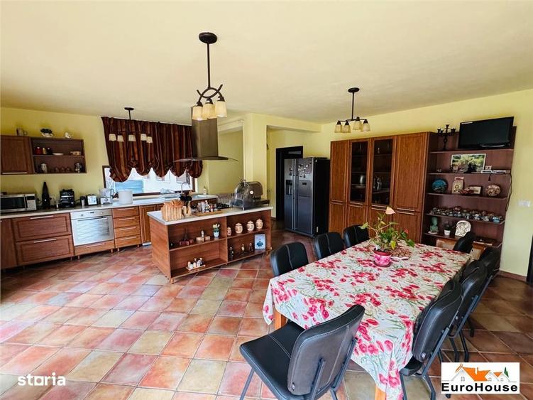 Casă cu 4 camere în Central