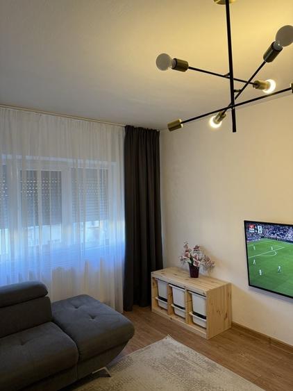 Apartament cu 3 camere decomandat în Alfa