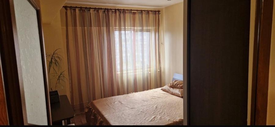 Apartament cu 2 camere decomandat în Hala Centrală