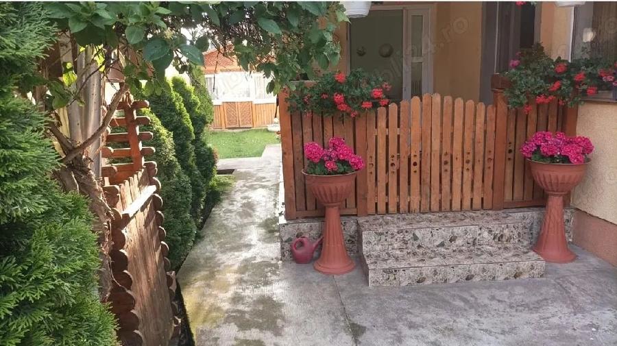 Casă cu 3 camere cu Teren 500 Mp în Central