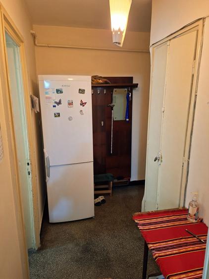 Apartament cu 2 camere semidecomandat în Eremia