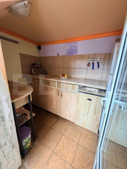 Casă individuală cu 6 camere cu Canalizare în Schei