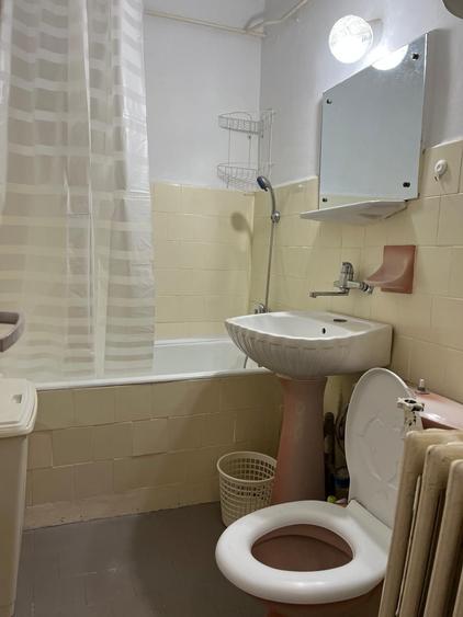 Apartament cu 2 camere semidecomandat în Vicovu de Sus