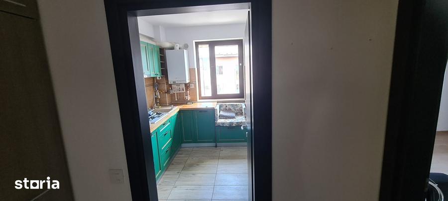 Apartament cu 3 camere decomandat în