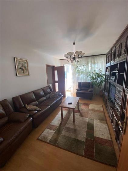 Apartament cu 3 camere decomandat, mobilat în Colentina