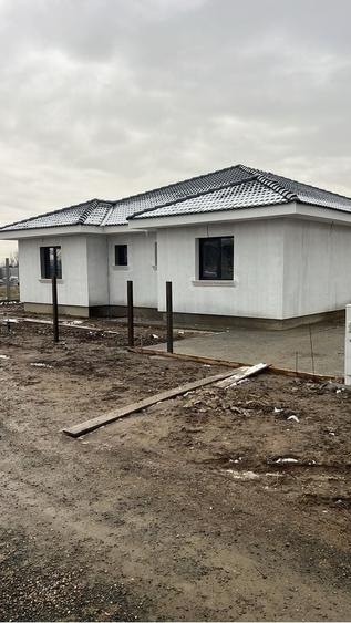 Casă cu 3 camere în Remetea Mare
