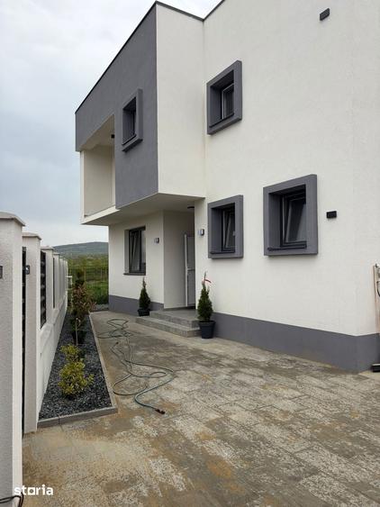 Casă cu 4 camere cu Teren 350 Mp în Șelimbăr