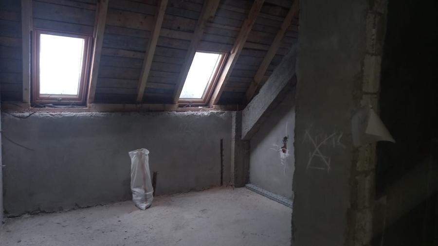 Garsonieră decomandată în Bușteni
