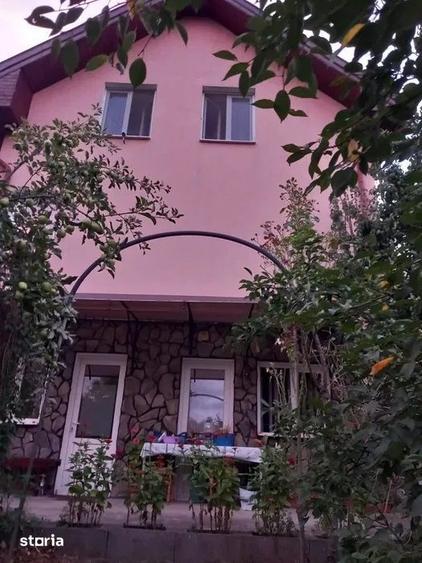 Casă cu 5 camere cu Teren 1000 Mp în Dâmbu Pietros