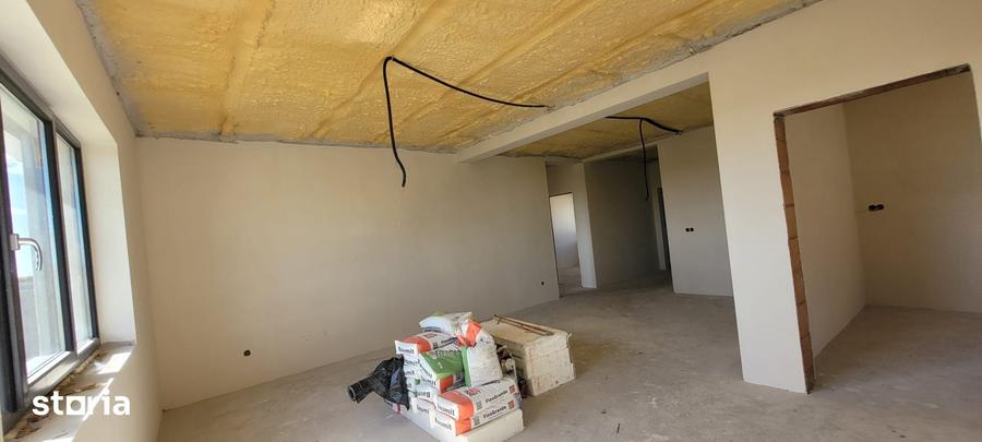 Casă cu 4 camere cu Teren 550 Mp în Lazuri