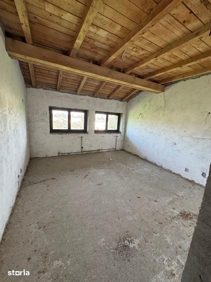 Casă cu Teren 970 Mp în Brănești