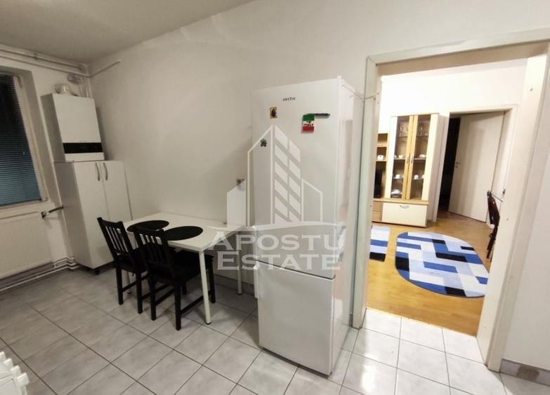 Apartament cu 3 camere semidecomandat, mobilat în Medicină