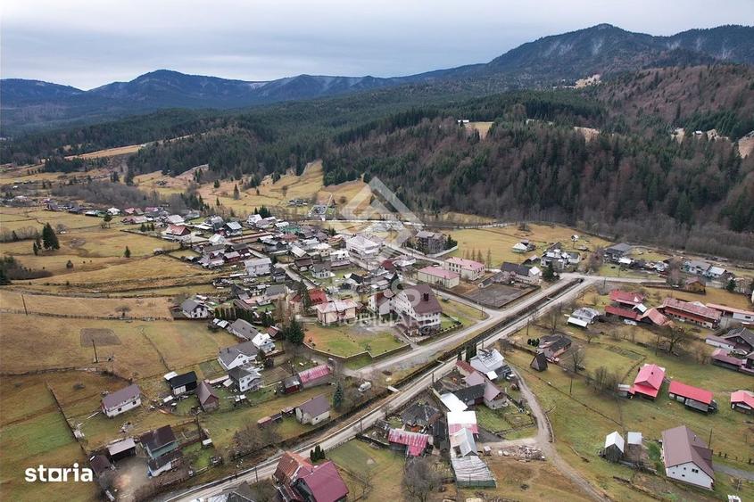 Casă cu 4 camere cu Teren 200 Mp în Colibița