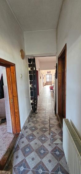 Casă individuală cu 5 camere cu Canalizare în Moinești