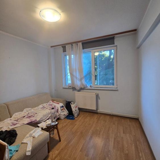 Apartament cu 2 camere semidecomandat în Piața Unirii