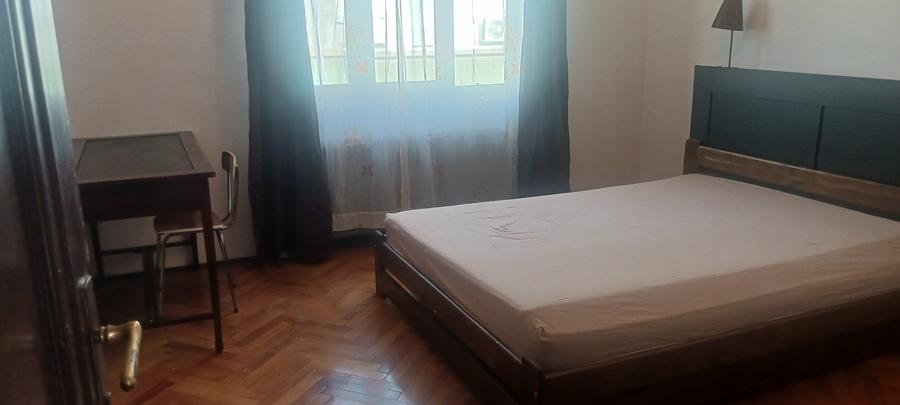 Apartament cu 3 camere decomandat în Cișmigiu