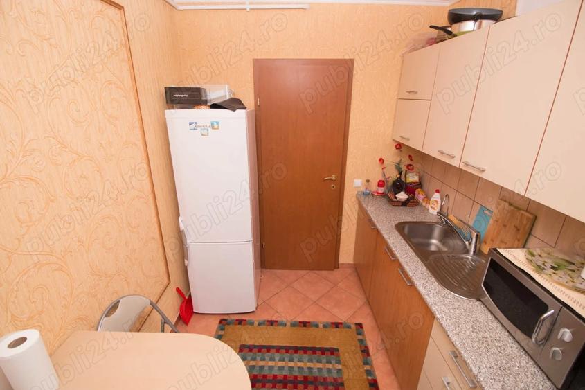 Apartament cu 2 camere semidecomandat, mobilat în Central