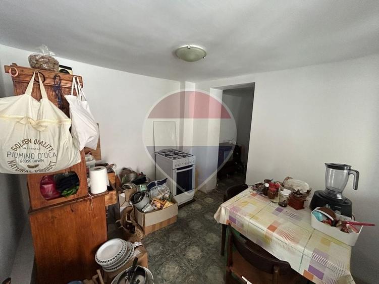 Casă individuală cu 3 camere cu Teren 925 Mp în Central