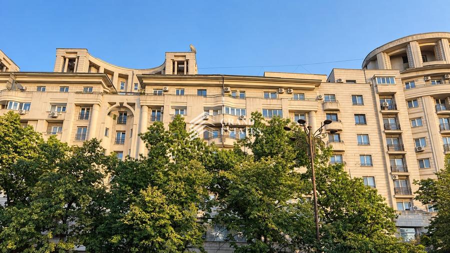 Apartament cu 4 camere decomandat, mobilat în Centrul Civic