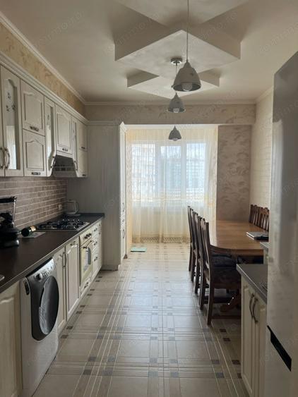 Apartament cu 2 camere decomandat în Văcăresti