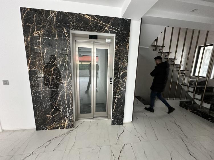 Casă individuală cu 10 camere cu Canalizare în Pipera