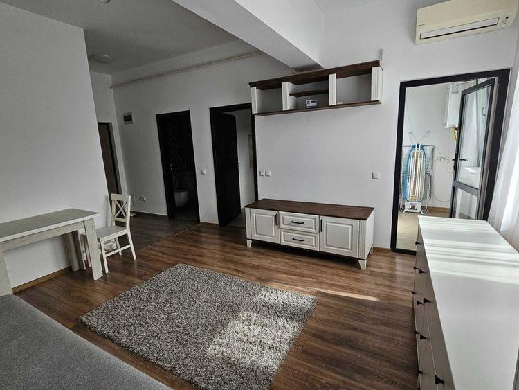 Garsonieră decomandată în Nicolina