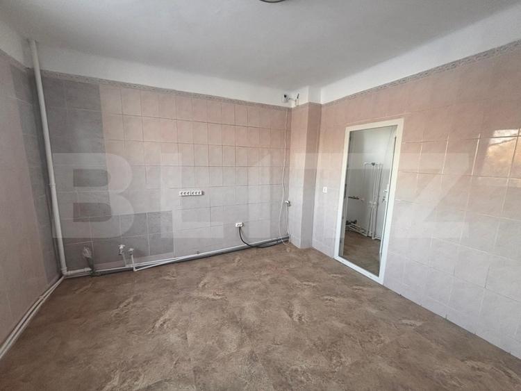 Birou, de 320 mp, în Găești