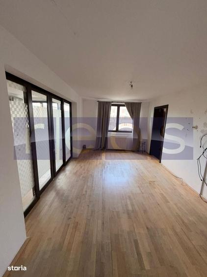 Apartament cu 4 camere în Crângași