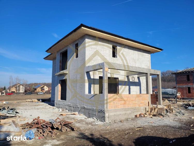 Casă cu 5 camere cu Teren 500 Mp în Corbeanca