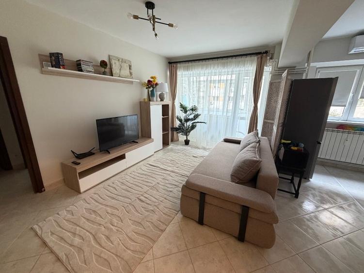 Apartament cu 2 camere semidecomandat, mobilat în Pantelimon