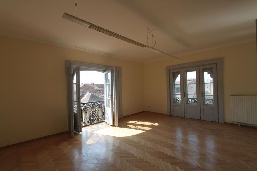 Birou, de 180 mp, în Ultracentral