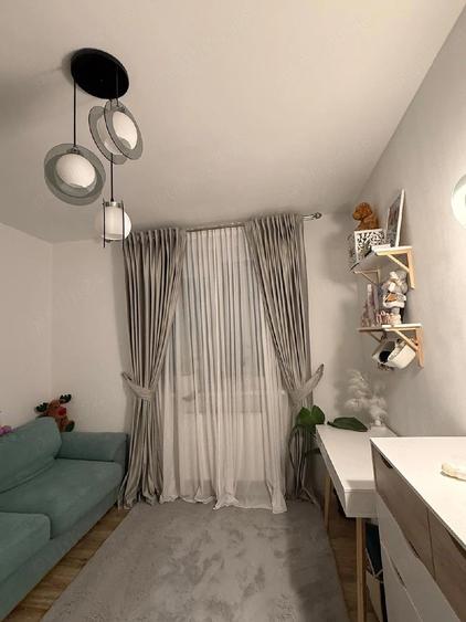 Apartament cu 3 camere semidecomandat în Florești