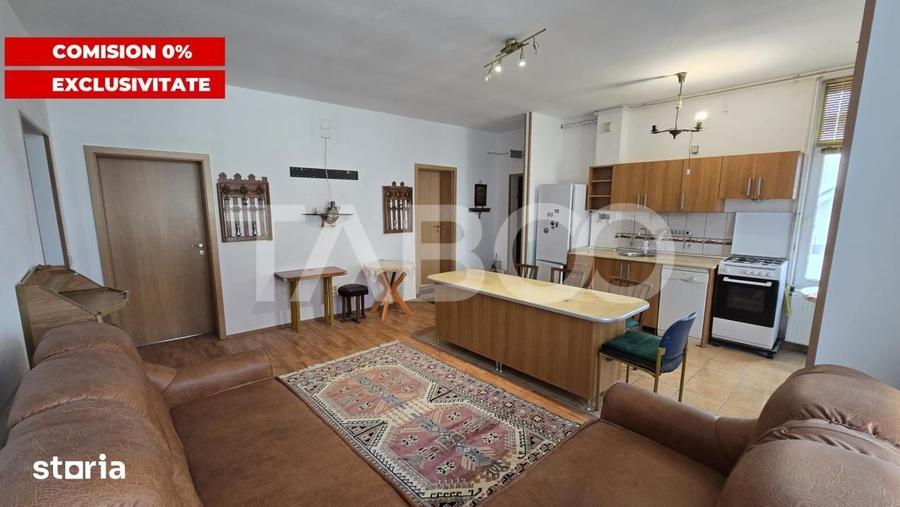 Apartament cu 4 camere decomandat, mobilat în Est
