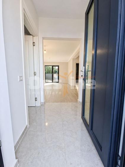 Duplex cu 4 camere cu Canalizare în Miroslava