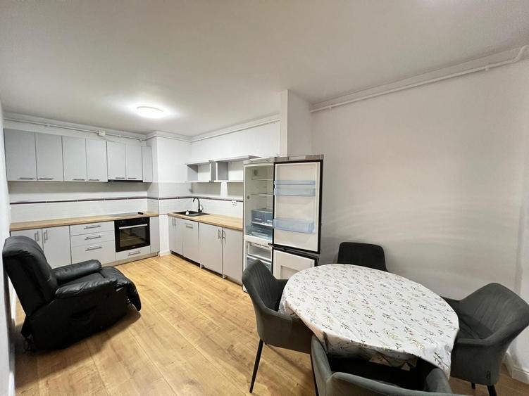 Apartament cu 2 camere semidecomandat, mobilat în Sopor