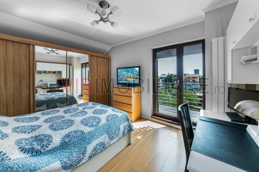 Apartament cu 5 camere decomandat, mobilat în Dămăroaia