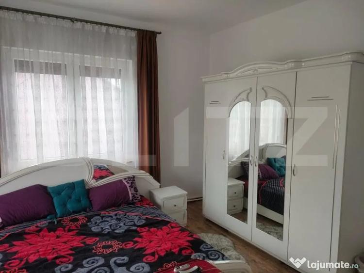 Casă cu 8 camere cu Teren 488 Mp în Marginea