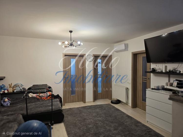 Apartament cu 3 camere semidecomandat în Florești